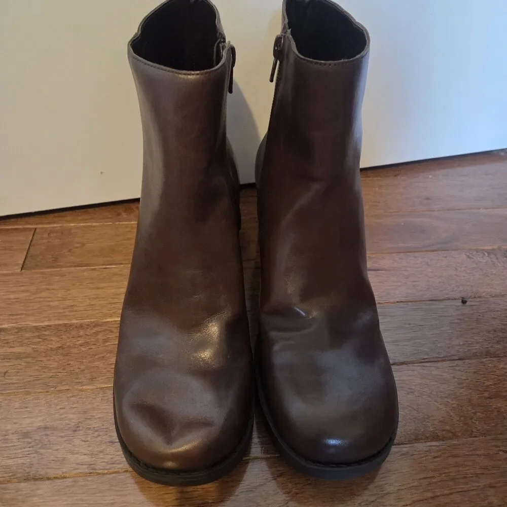Nine West Womens Brown Chunky Heel Ankle Boot Size 7.5